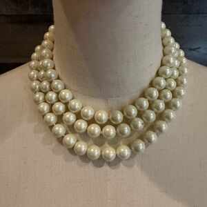 Elegant Pearl Necklace